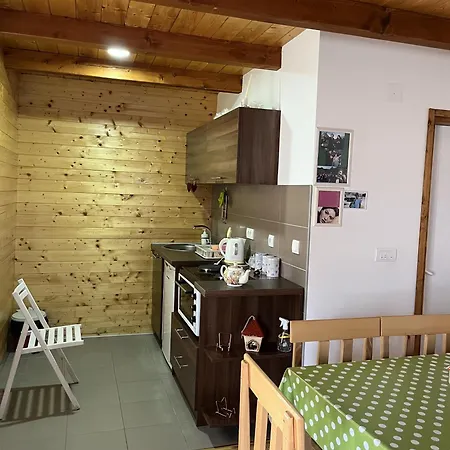 アパート Milekic モクラ・ゴラ